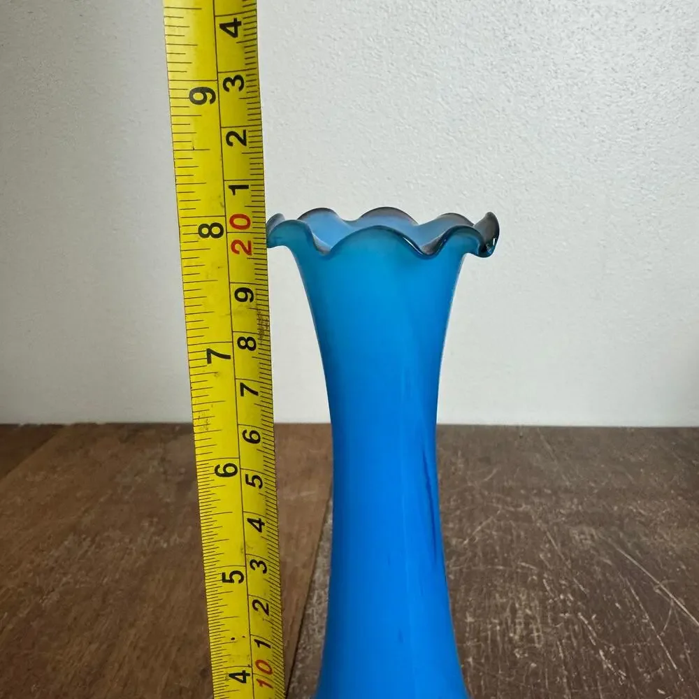 Vintage Hand Blown Blue Ruffle Top Rim 8 inch‎ Flower Bud Vase